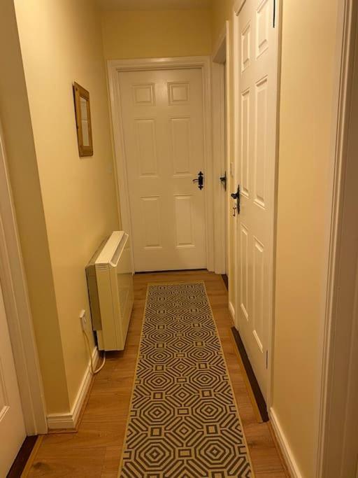 Glengesh Court. Ardara Town Centre.アパートメント エクステリア 写真