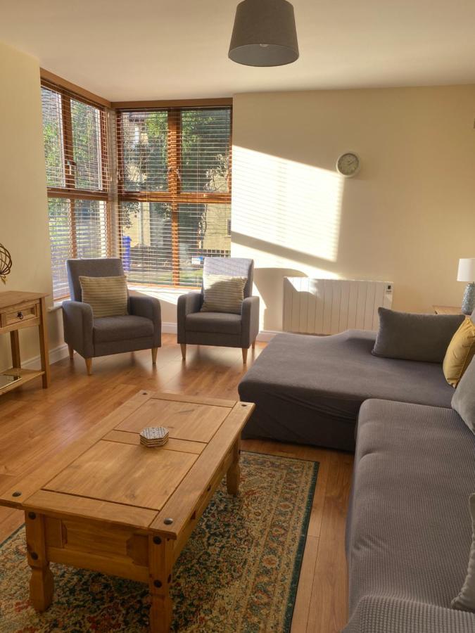 Glengesh Court. Ardara Town Centre.アパートメント エクステリア 写真